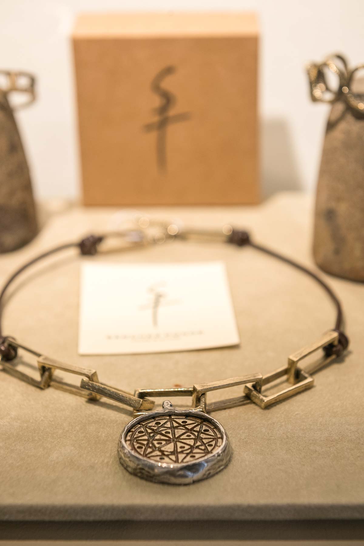 Collar con colgante realizado por Sánchez Ponce
